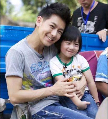 最新爆料男明星有孩子了,某男明星喜当爹，神秘宝宝身份引热议  第2张